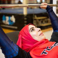 Zahra mengaku ingin mengadakan kelas tinju untuk wanita karena menurutnya jika olahraga tersebut dapat membantunya, maka para wanita lain juga dapat terbantu untuk meningkatkan kepercayaan diri dan kesehatan mental mereka. Foto: Instagram @coachzahra_