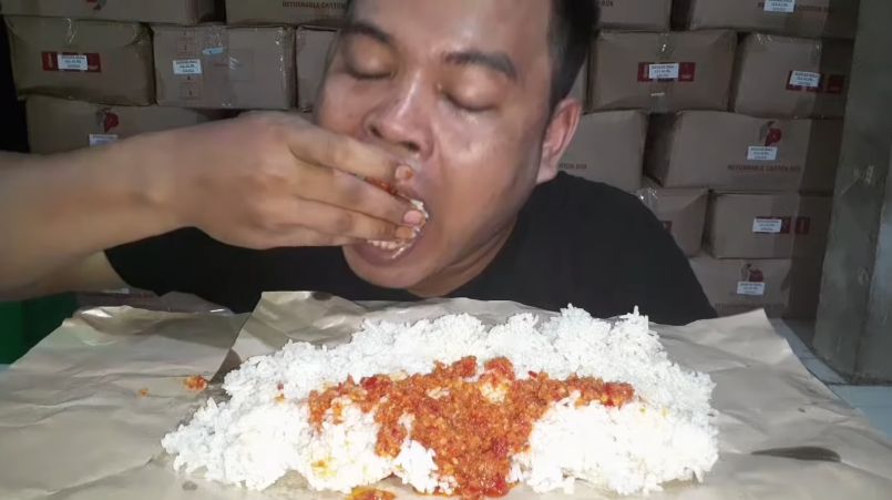 Kisah Kuli  Bangunan Mukbang Makanan  Sederhana Nasi Plus 