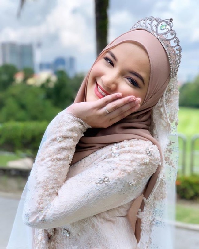 SAYA masih muda dan naif. Saya minta maaf pada siapa yang terluka, tulisnya di Instagram Stories seperti dikutip Harian Metro. Foto: Instagram @alyimn