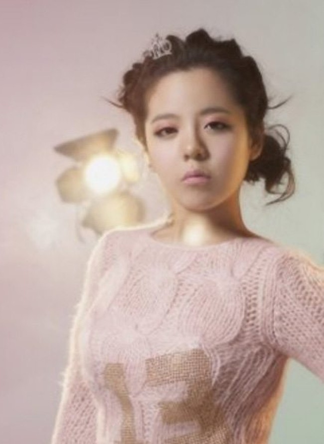 Banyak yang menganggap kalau ia sakit hati dihujat netizen. Penampilannya disebut sebagai debut terburuk dalam sejarah K-Pop. Ori pun mengaku kalau kritikan itu membuatnya stres hingga memutuskan berhenti dari dunia musik dan bekerja di toko duty-free bandara. Belakangan dikabarkan kalau Ori kini tinggal di Jepang dan berencana jadi komposer. Foto: Instagram, istimewa