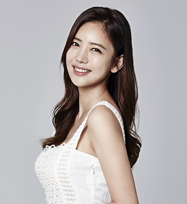 Lee actress. Lee Tae im. Korean Beauty Lotus.