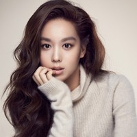 Kim Hee Jung kembali muncul pada 2012 dan terus aktif sebagai aktris sampai sekarang. Penampilannya yang paling baru bisa dilihat di serial Touch Your Heart yang dibintangi Lee Dong Wook dan Yoo In Na. Hingga kini masih tak diketahui apa saja aktivitasnya saat vakum dari rentang tahun antara 2000 - 2012. Foto: Instagram, istimewa