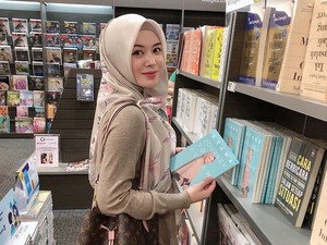 Ajak ke Masjid Seoul, Ayana Moon Tanyakan Ibunda Soal Niat Jadi Mualaf