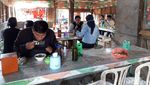 Slurpp! Ini Bakso Kuah Comberan yang Hits di Depok