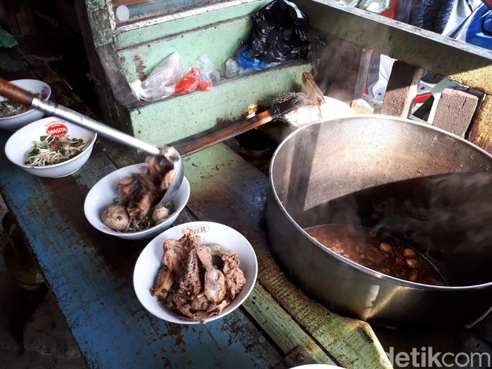 Bakso Item Pakde Bewok Bakso Item Pakde Bewok