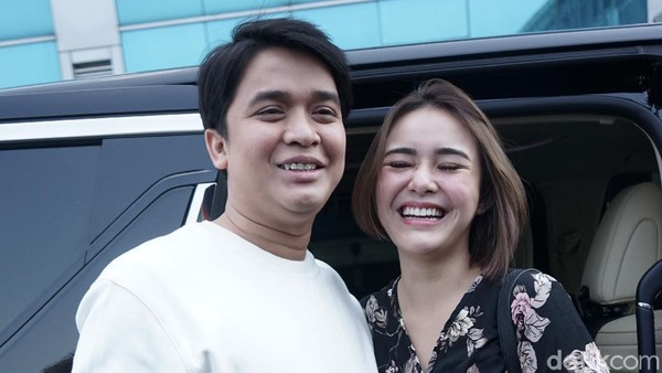 Beda 9 Tahun! Billy Syahputra dan Amanda Manopo Makin Lengket