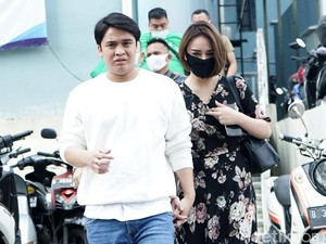 Amanda Manopo dan Billy Syahputra Pacaran Sambil Mancing Lele Malam-malam