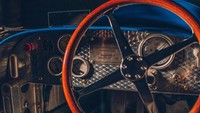 Bugatty Baby II Pur Sang juga memiliki suspensi yang dirancang dengan geometri yang identik dengan Tipe 35, ditambah fitur-fitur setia lainnya seperti instrumen kerja, pelepasan empat roda yang cepat, lencana perak Bugatti yang solid dan pedal aluminium yang dapat disesuaikan. Pembeli bahkan menerima keanggotaan Bugatti Owners Club dan diundang untuk menghadiri acara global. Foto: Autocar
