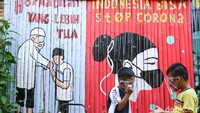 Berdasarkan data yang ditampilkan situs Kementerian Kesehatan (Kemenkes) RI, https://www.kemkes.go.id/ hari ini, Senin (27/7/2020), dilaporkan ada 54.910 suspek Corona yang dipantau oleh pemerintah. Data suspek itu dikumpulkan berdasarkan update pada hari ini per pukul 12.00 WIB.