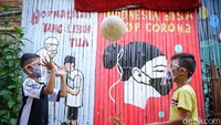 Selain suspek, istilah baru lainnya ialah kasus probable, kasus konfirmasi, dan kontak erat. Istilah ini menggantikan istilah yang sebelumnya dipakai, yakni orang dalam pemantauan (ODP), pasien dalam pengawasan (PDP), dan orang tanpa gejala (OTG).