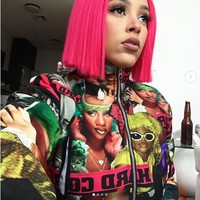 Karya-karya Doja Cat populer di TikTok. Singlenya Say Soy featuring Nicki Minaj jadi soundtrack para pengguna TikTok untuk berjoget. Lirik lagu Say So pun sangat populer di TikTok. Day to night to morning, keep with me in the moment Id let you had I known it, why dont you say so? Didnt even notice, no punches left to roll with You got to keep me focused, you want it, say so, demikian penggalan lirik lagu Say So dari Doja Cat. Foto: Dok. AFP, Dok. Instagram @dojacat