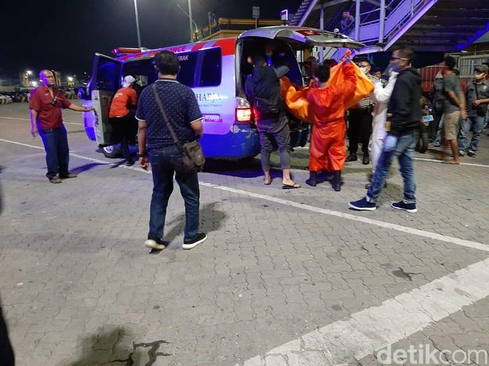 Dua orang ditemukan tewas tanpa busana di Pelabuhan Merak