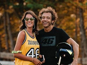 Respons Pacar saat Valentino Rossi Hampir Kecelakaan di MotoGP Austria