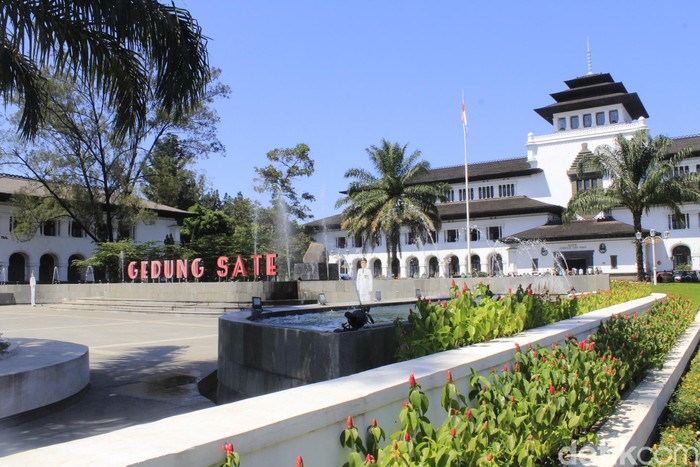 Gedung Sate satu abad
