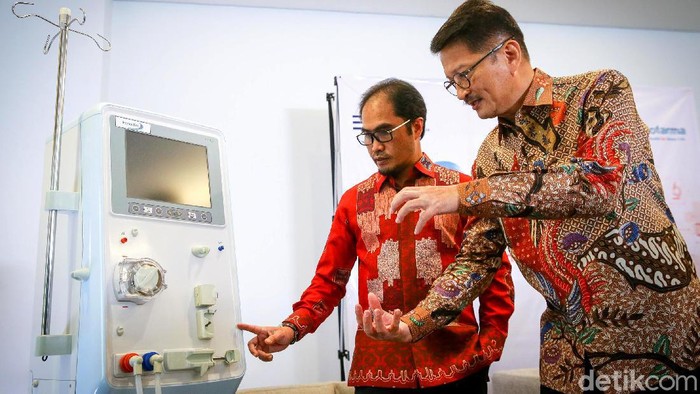 PT Indofarma Tbk meluncurkan enam alat kesehatan baru. Alat kesehatan itu diantaranya masker hingga mesin untuk cuci darah.