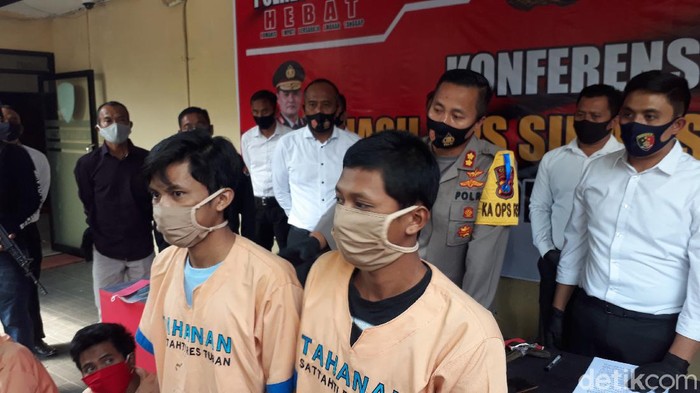 kakak beradik di Tuban mencuri motor di beberapa lokasi
