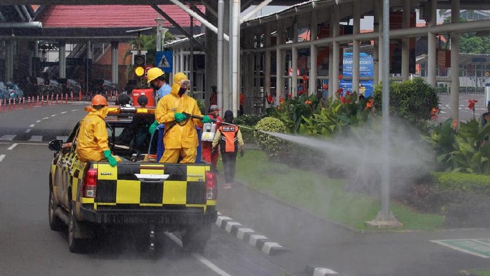 PT Angkasa Pura II kenalkan program Safe Travel Campaign. Program itu diharapkan dapat membuat warga merasa aman saat bepergian dengan pesawat di era new normal