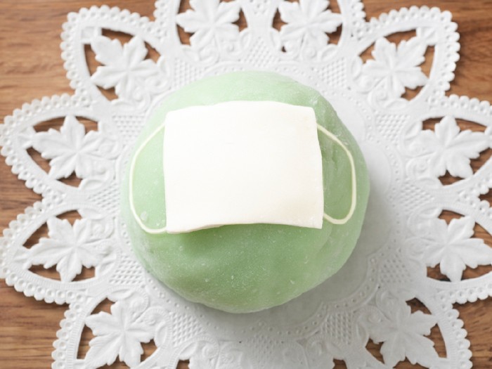 Mochi Pakai Masker