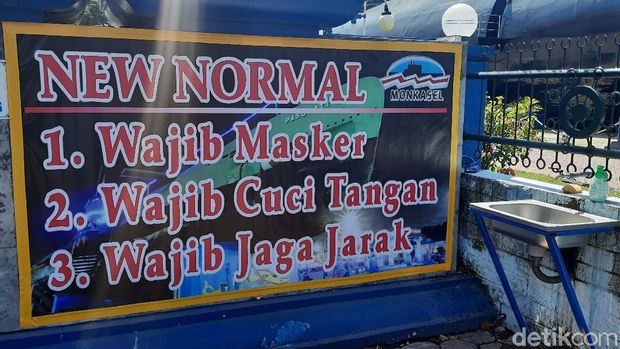 Monumen Kapal Selam (Monkasel) Surabaya