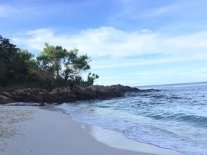 Dimanja Pasir Putih di Pantai Abadi di Boltim
