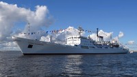 Kapal penelitian angkatan laut Rusia Admiral Vladimirsky juga ambil bagian dalam parade. Alexei Druzhinin, Sputnik, Kremlin Pool Photo via AP.