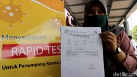Pelanggan yang berhak melakukan Rapid Test di stasiun ini diharuskan memiliki kode booking tiket KA Jarak Jauh.