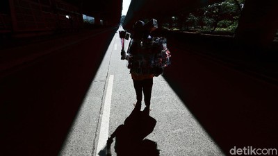 Penjual Pernak-pernik Kemerdekaan Mulai Menjamur