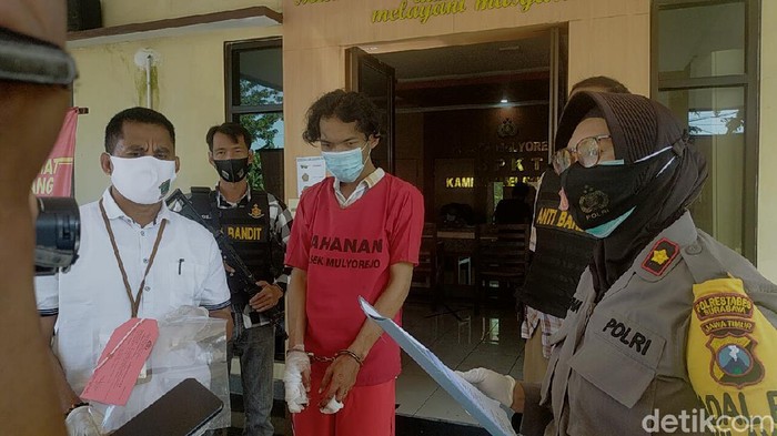 penusukan di surabaya