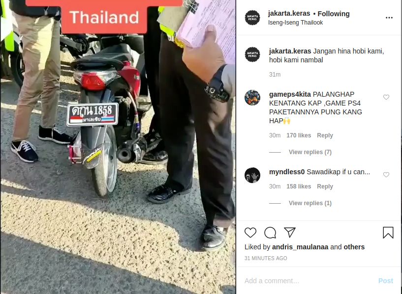 Motor ini ditilang karena menggunakan plat nomor Thailand.
