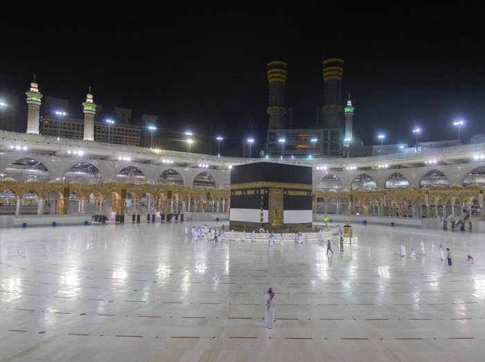 Beginilah potret Kakbah dan Masjidil Haram sambut jamaah haji yang kembali dibuka saat pandemi COVID-19. Ini potretnya.