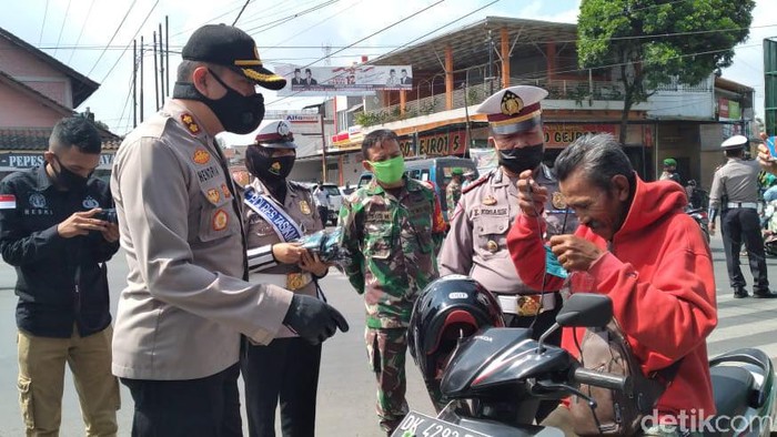 Razia Masker di Tasikamlaya