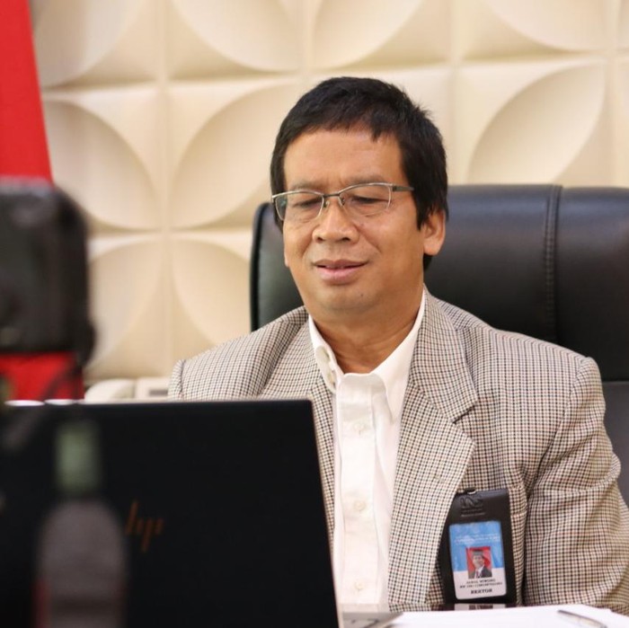 Rektor UNS Jamal Wiwoho