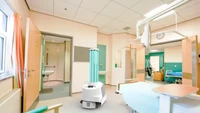 Robot UVD merupakan robot otonom yang menggunakan sinar ultraviolet (UV-C) untuk mendisinfeksi area berisiko tinggi dengan membunuh 99,99 persen patogen. Termasuk membatasi penyebaran COVID-19 tanpa mengekspos petugas kesehatan terhadap risiko infeksi. (Alfallah Cleantech)