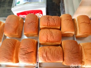 Empuk Harum Roti Kuno di Toko Djoen Lama yang Berusia 85 Tahun