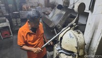  Bagelen yang ditawarkan Djeon Lama ukurannya cukup besar. Dilihat dari gambarnya, terlihat renyah dan pasti harum mentega. Foto: detikFood/ Jauh Hari Wawan S