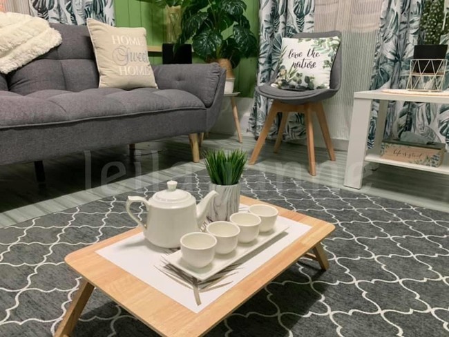 Cantiknya warna dia, komentar salah seorang netizen. Tidak sedikit netizen yang memuji dekorasi rumahnya itu. Foto: Facebook Leila Janne