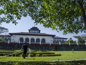 Ratusan Orang di Gedung Sate Positif Corona, Pegawai WFH hingga 9 Juli