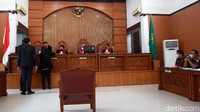 Menurut jaksa, sidang online tidak dapat dilaksanakan untuk sidang PK. Hal itu sudah diatur di surat edaran Mahkamah agung (SEMA) Nomor 1 Tahun 2012.