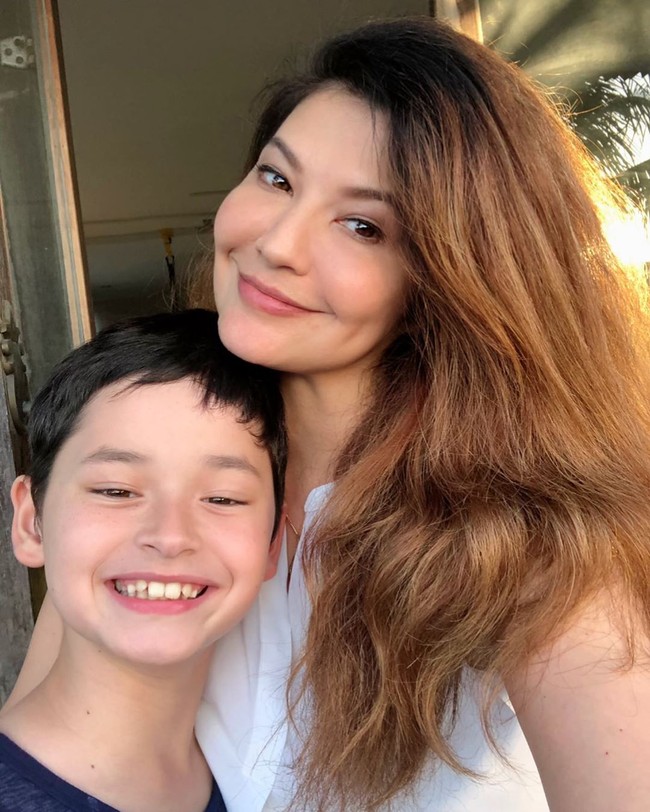 Tidak semua yg kontra itu buruk..terkadang kita memang butuh dibangunkan dari tidur massal kita. Justru kita mustinya bersyukur, pendapat ibu dua anak itu.  Foto: dok. Instagram