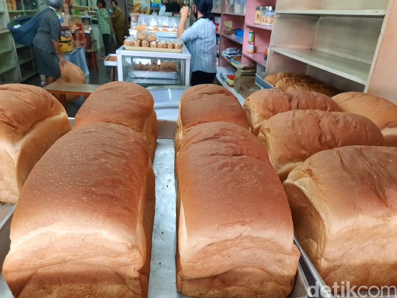toko roti djoen lama