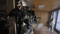 Ini momen saat musuh bebuyutan Spiderman yakni Venom disemprot disinfektan.