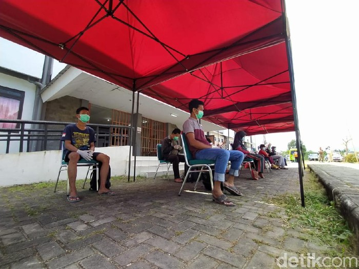 13 Pasien COVID-19 Pacitan Sembuh Dipulangkan Serentak