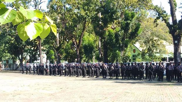 Apel persiapan pengamanan pengosongan Stadion Mattoanging di Rujab Gubernur Sulsel (Hermawan-detikcom).