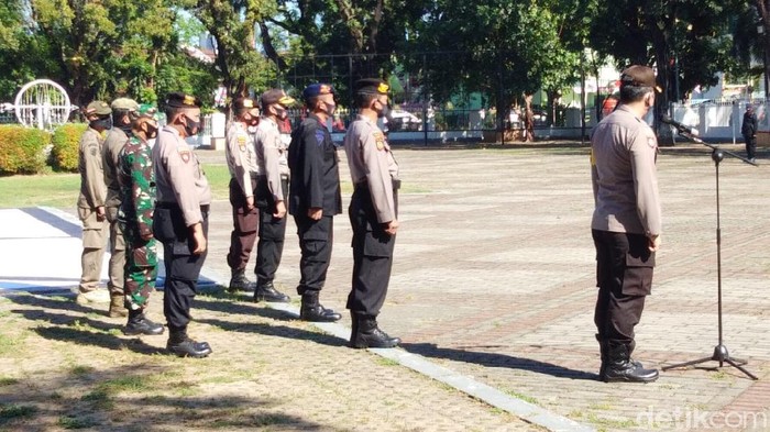 Apel persiapan pengamanan pengosongan Stadion Mattoanging di Rujab Gubernur Sulsel (Hermawan-detikcom).