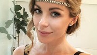 Para sahabat dan fansnya pun bahagia mendengar jika janda Hugh Hefner itu sudah menemukan tambatan hati. Dok. Instagram/crystalhefner