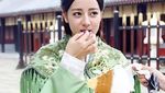 Momen Kulineran Dilraba Dilmurat, Wanita Tercantik di Asia