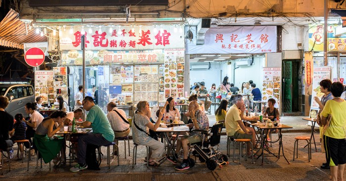 Hong Kong Larang Makan di Restoran Hong Kong Larang Makan di Restoran