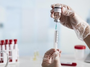 Hasil Awal Uji Klinis Vaksin COVID-19 AstraZeneca: Efektivitas 70 Persen!