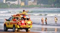 Sementara itu pantauan detikcom, tingkat kunjungan wisatawan ke pantai Pangandaran berangsur mulai pulih. Setidaknya hal itu terlihat dari ramainya kehadiran wisatawan kendati di hari kerja atau akhir pekan.  