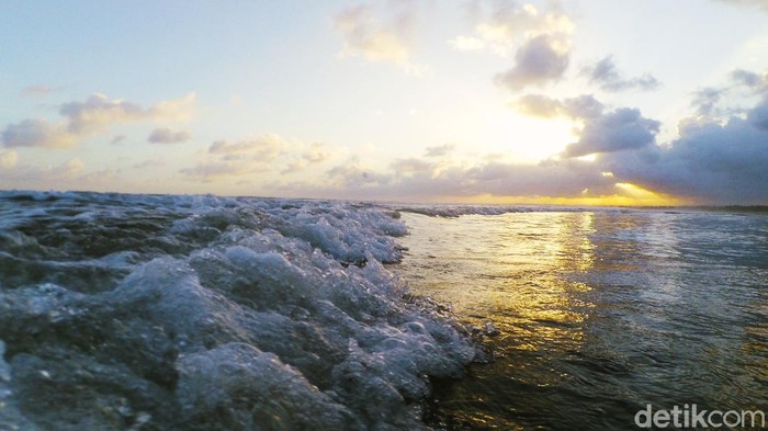 Indahnya Langit Pantai Pangandaran Memasuki Musim Kemarau Indahnya Langit Pantai Pangandaran Memasuki Musim Kemarau
